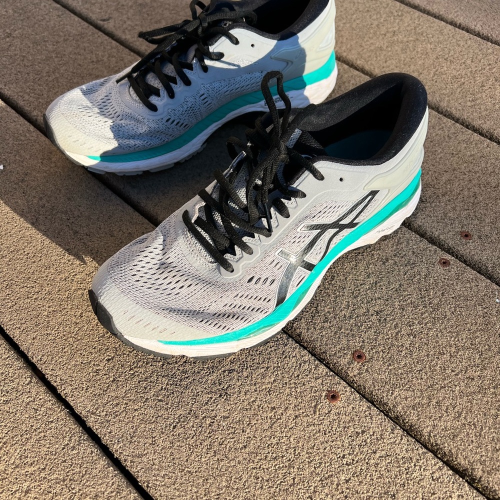 Women’s ASICS gel-Kayano 24 Size 10